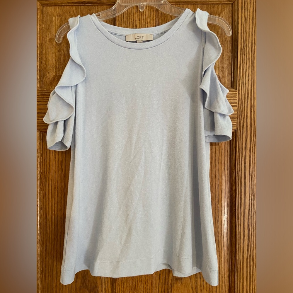 LOFT LIGHT BLUE RUFFLE COLD SHOULDER SHORT SLEEVE TOP SIZE SMALL